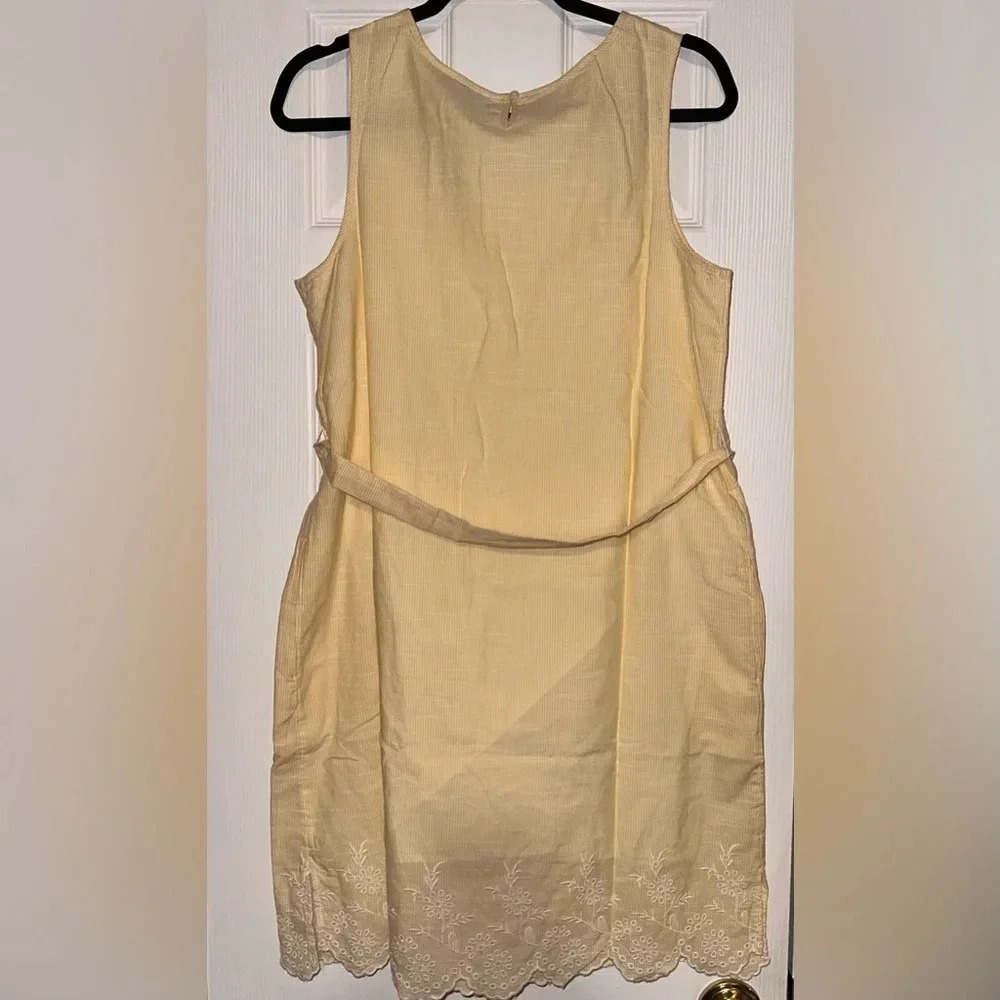 EUC Women's Croft & Barrow® Scallop Hem Embroidered Dress - Picture 4 of 4